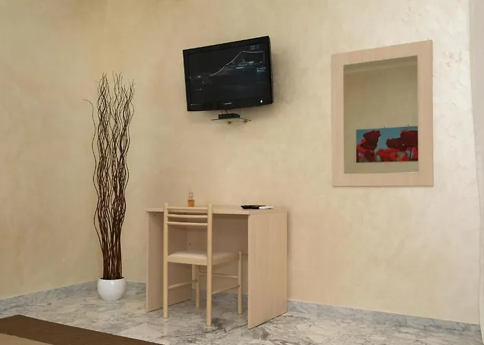 Affittacamere Holiday And *