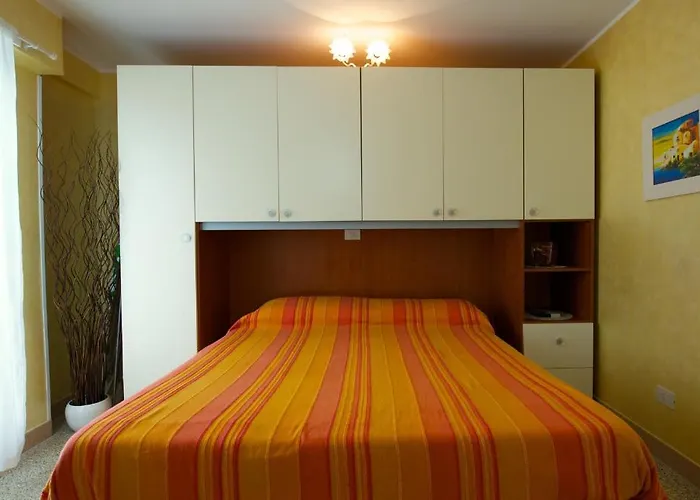 Affittacamere Holiday And *