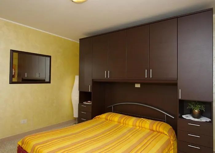 Πανσιόν Affittacamere Holiday And *