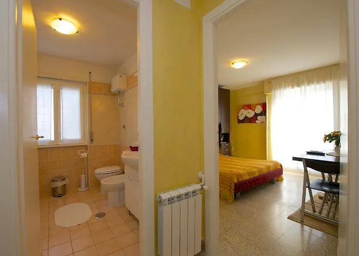 Affittacamere Holiday And Πανσιόν