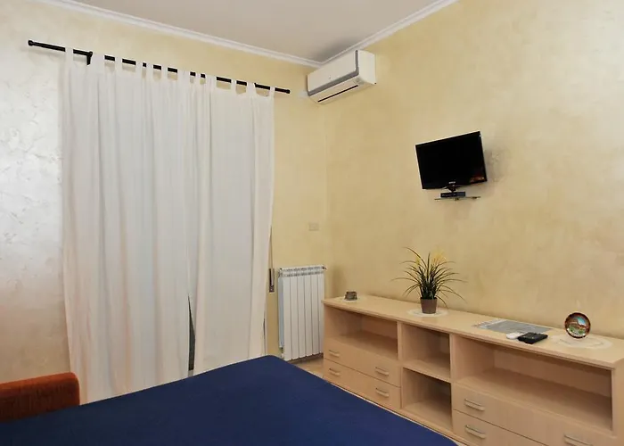 Πανσιόν Affittacamere Holiday And